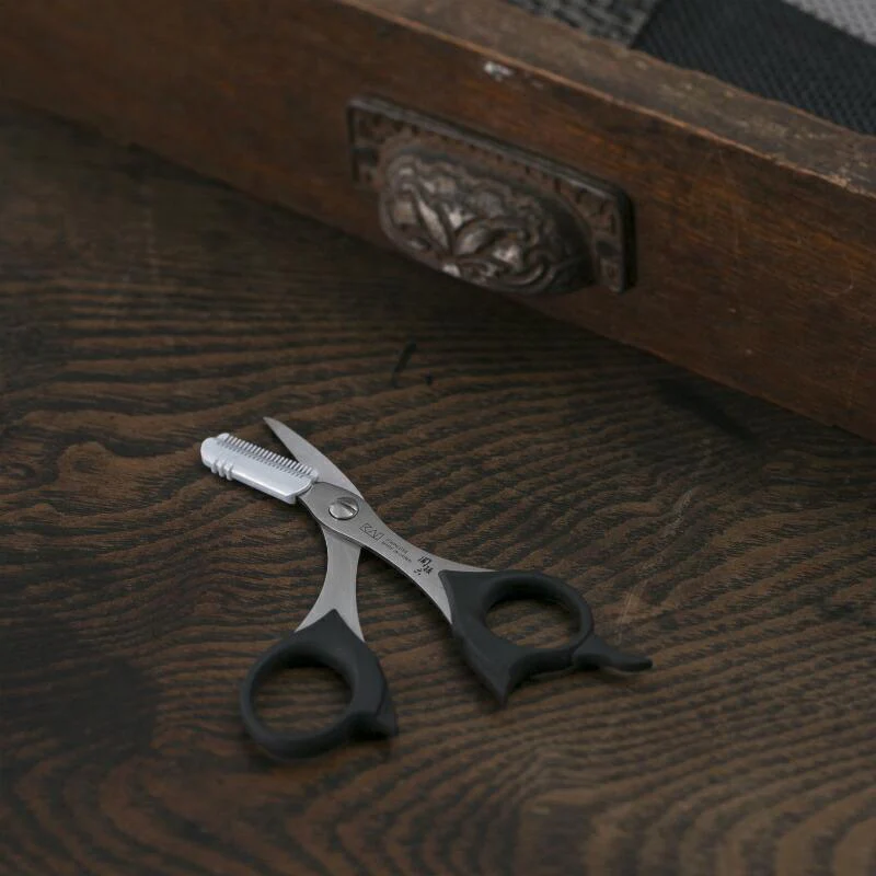 Kai Seki Magoroku Seki Mayu scissors with comb [000HC1832] - Image 6