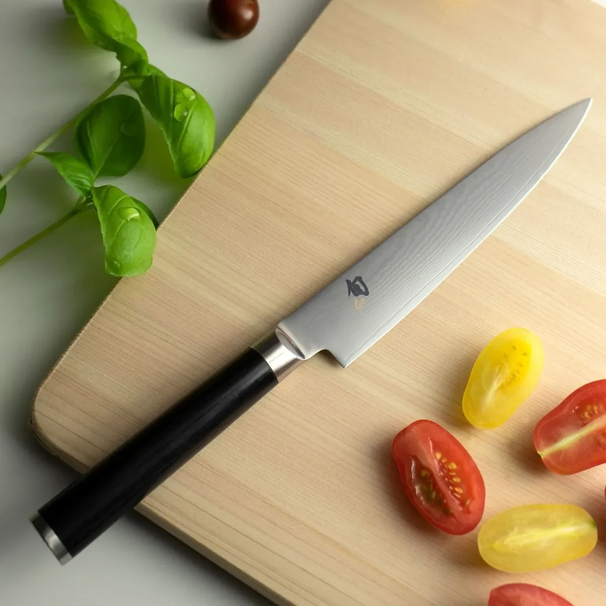 Kai Shun Classic Kitchen Knife 2Pc Set ( Utility 6" and Chef Knife 8") - Image 4